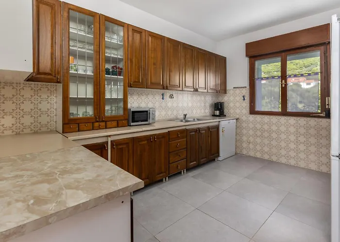 4 Bedroom Gorgeous In