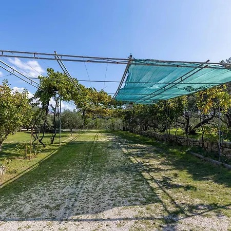 4 Bedroom Gorgeous In Banjol