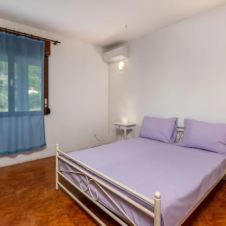 4 Bedroom Gorgeous In * Banjol