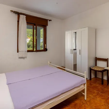 4 Bedroom Gorgeous In Lägenhet