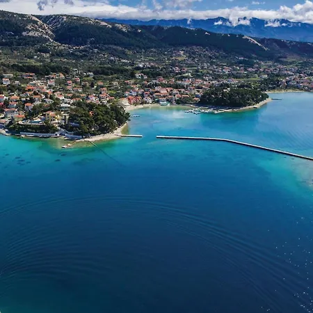 Lägenhet 4 Bedroom Gorgeous In Banjol