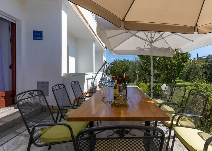 Apartamento 4 Bedroom Gorgeous In Banjol