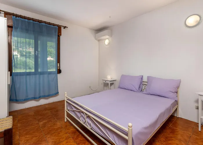 4 Bedroom Gorgeous In * Banjol