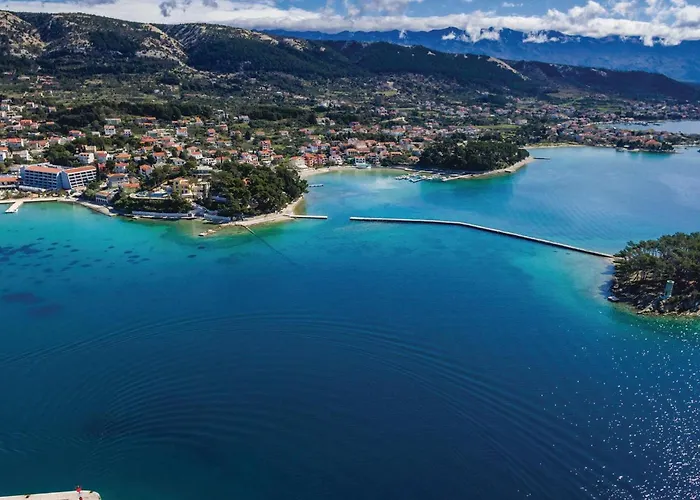 Apartamento 4 Bedroom Gorgeous In Banjol