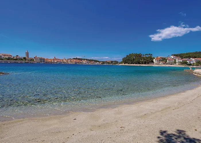 Apartamento 4 Bedroom Gorgeous In Banjol